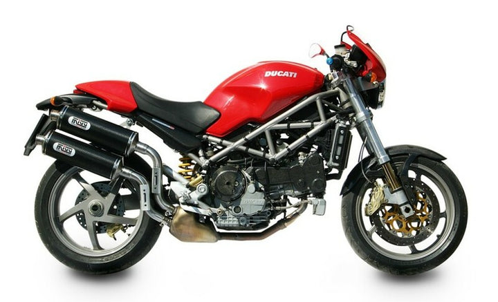 Sidovy av Ducati Monster 800 S2R med MIVV GP Carbon Double Slip-On D.011.L2S installerade. Sportigt tillbehör inom VEHICLE PARTS & ACCESSORIES.