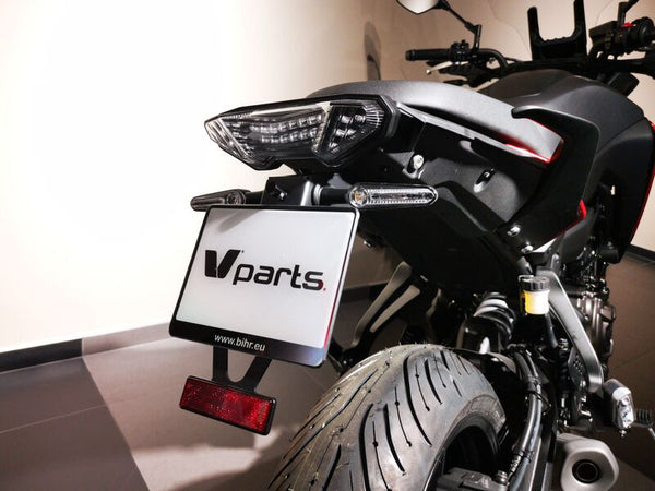 V Pièces de pièces Poste de plaque Black-Yamaha MT-07 Tracer / MT-09 Tracer C8-PY038