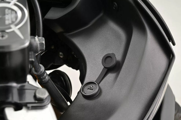 Daytona USB C Cowl Mount 80992