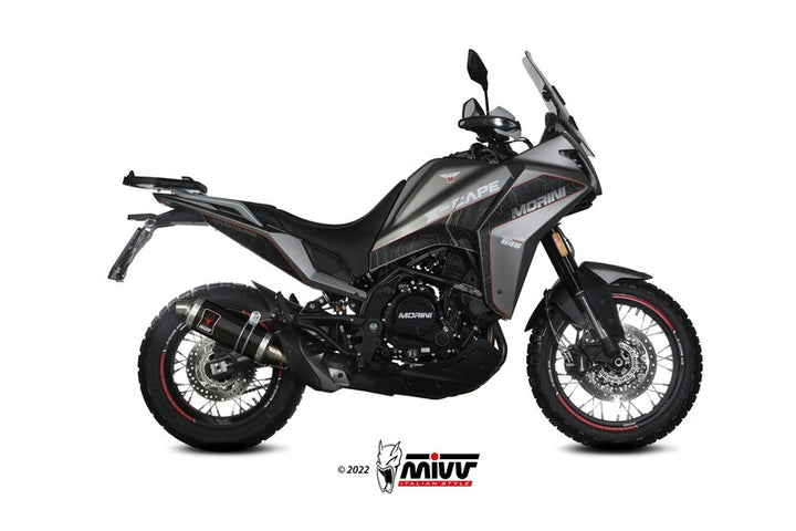 Sidovy av motorcykel utrustad med MIVV Dakar Silencer MM.001.LDKB. Ett högpresterande tillbehör för fordon inom VEHICLE PARTS & ACCESSORIES.