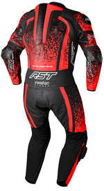 RST Mc-Skinnställ 1-delat Pro Series Evo Airbag i svart och rött, bakifrån. Ergonomisk design med skyddande funktioner och högkvalitativa material.