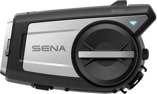 Sena Intercom 50C med kamera och Mesh-teknologi, Harman Kardon-ljud, designad för motorcykelhjälmar. Elegant svart och silver design.